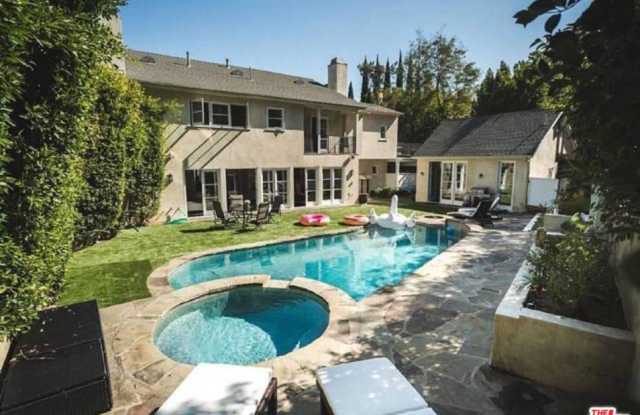 9219 ROBIN Drive Gallery 2