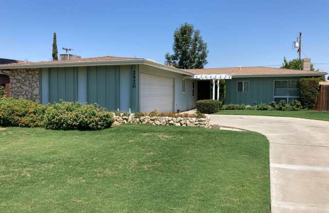 Charming Bakersfield Home with Modern Upgrades  Prime Location! photos photos