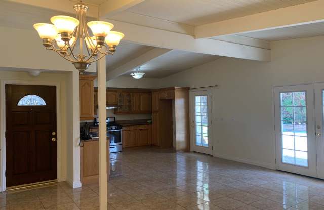 7738 Zelzah Ave. Gallery 3
