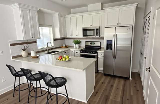 5133-5135 W Maplewood Ave photos photos 5133-5135 W Maplewood Ave photos photos