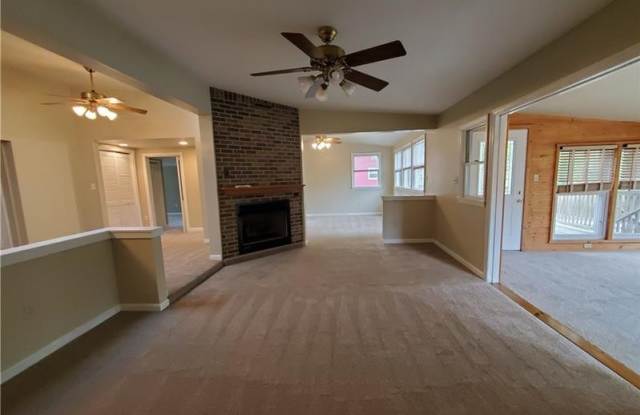 770 Lakeside Dr Gallery 4