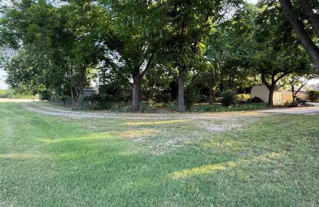 2825 E Parker Road Gallery 4