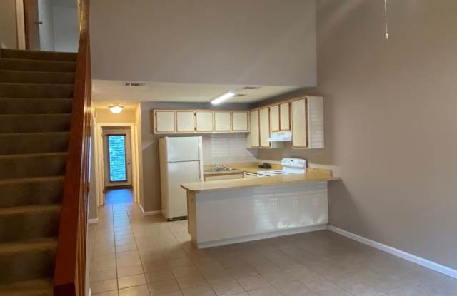 1284 High Road - Two Bedroom/Two Bath Townhome Gallery 3
