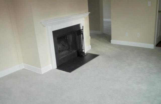 1119 N PITT ST #3A Gallery 3
