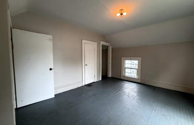 509 West Marion Street - B Gallery 3