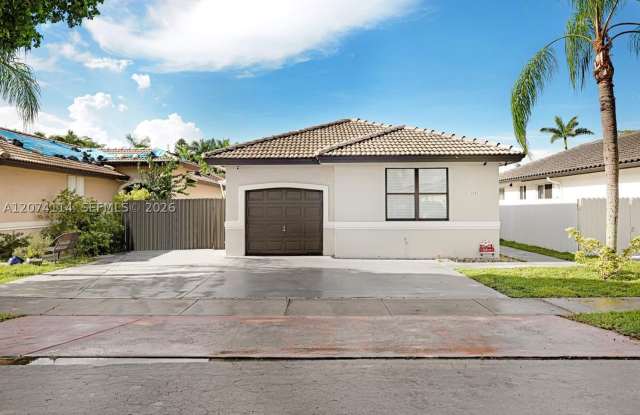 16082 SW 68th Ter Gallery 2