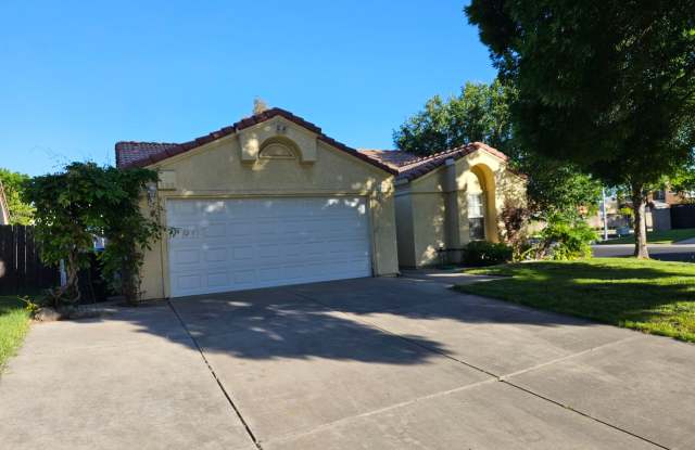 3-bedroom Single story with vaulted ceilings! photos photos