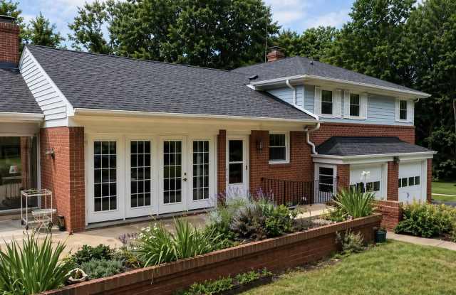 Roomy 3-Bedroom Home in Pantops with a 2 Car Garage and a Pool! photos photos