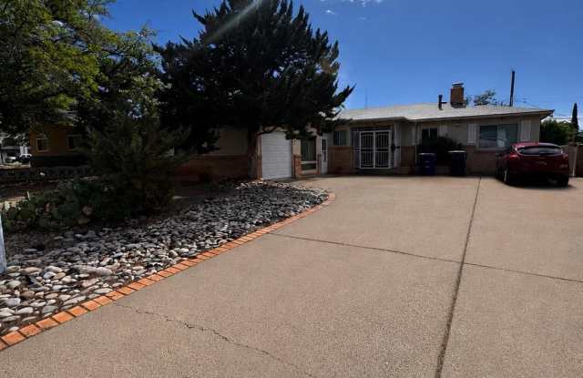 1205 Valencia Drive NE photos photos