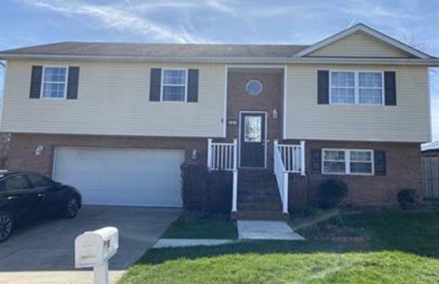Lovely 4 Bedroom 3 Bath home in Hurricane WV photos photos