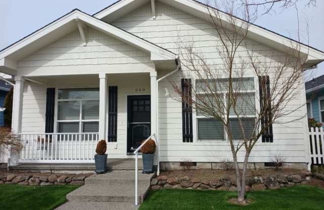 Charming 2 Bedroom, 2 Bathroom Cottage in Central Point photos photos