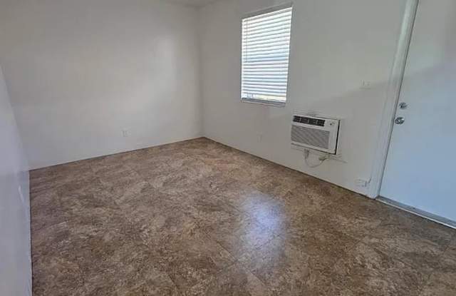 2850 Southwest 18th Terrace Gallery 3