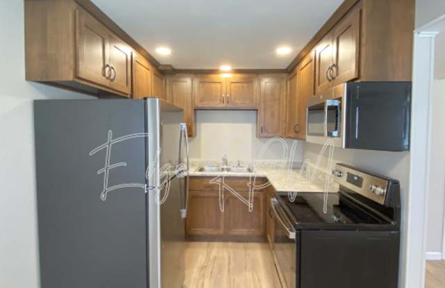 211 1/2 Angie Dr - 211 Angie Drive, Cedar Falls, IA 50613