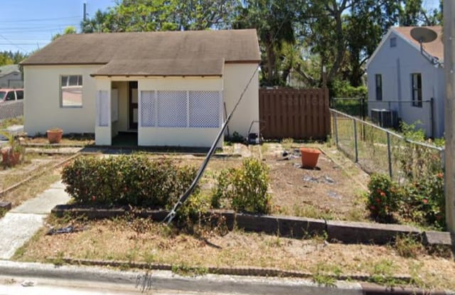 523 W 2nd St - 523 West 2nd Street, Riviera Beach, FL 33404