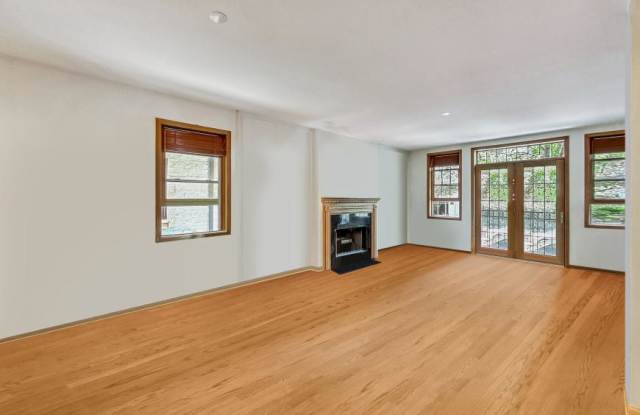917 West Lakeside Pl. Gallery 4