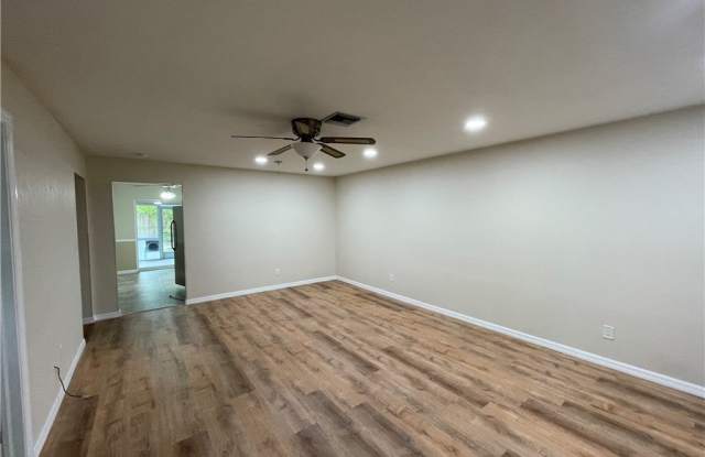 4108 SE 18th Place Gallery 2