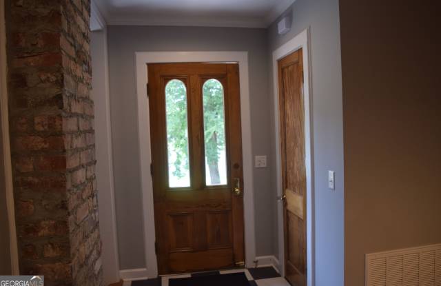 203 N Washington Avenue Gallery 2