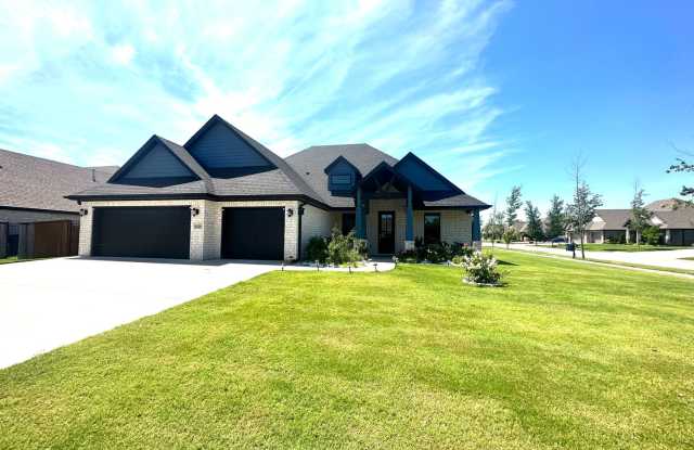 4 Bedroom/ 3 Bathroom Home for Rent in Bentonville, AR. Gallery 2