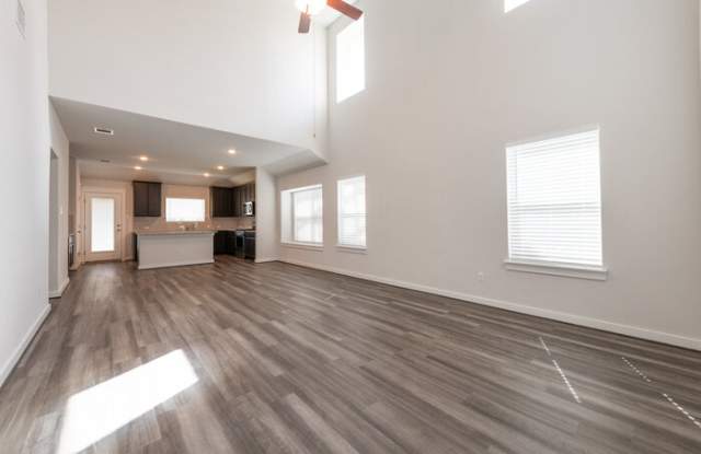 16903 Alturas Avenue Gallery 3