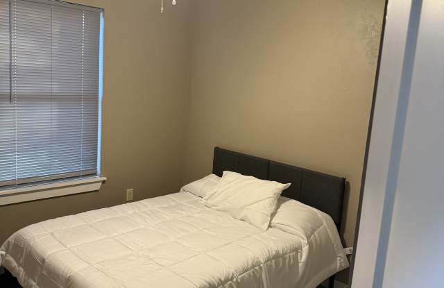 314 West Illinois Avenue photos photos