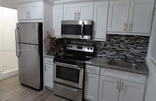 2433 NW 96th St photos photos