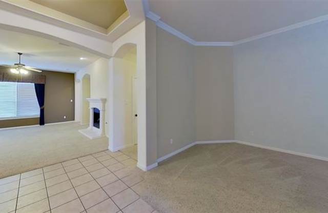 9000 Foxwood Drive Gallery 3