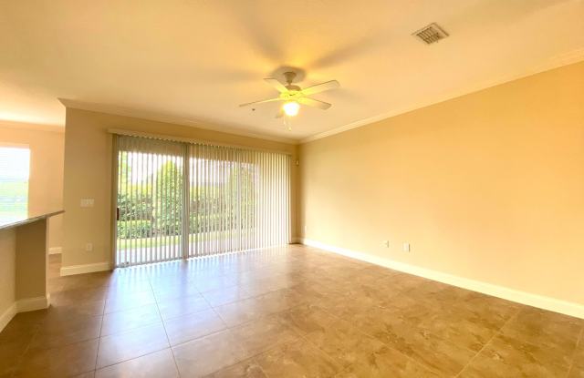 3 Bedroom, 2.5 Bath Townhome in Maitland Villages! Gallery 4