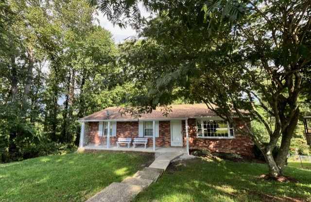 1210 Pinebrook Cir Gallery 1