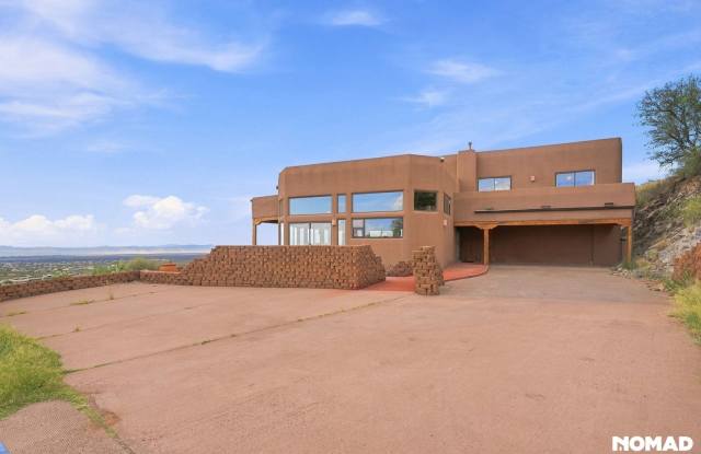 Executive Home in Soledad Canyon with Unparalleled Views Gallery 3