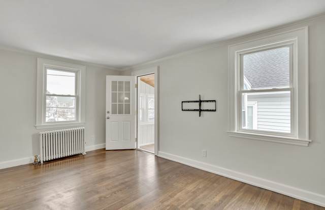 19 Fairview Ave Gallery 4