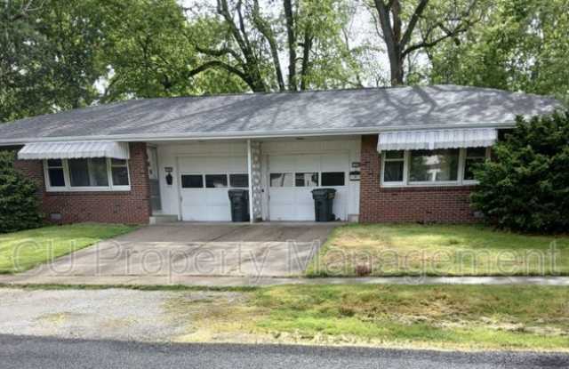 1304 S Maple photos photos