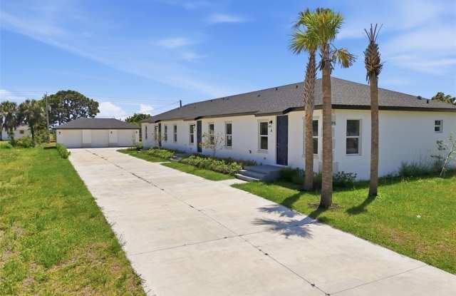195 Rotonda Boulevard W photos photos
