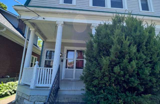 1938 Deerwood Avenue Gallery 3