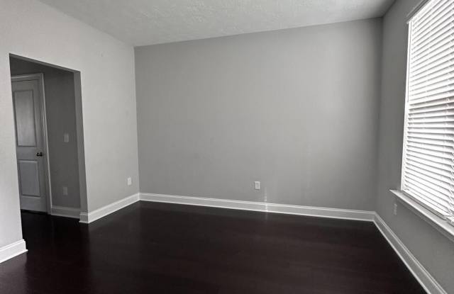 182 Caroleton Drive Gallery 3