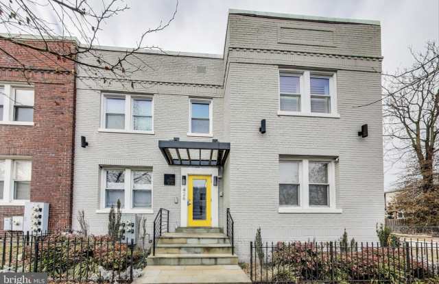 426 18TH Street NE unit: 2 photos photos