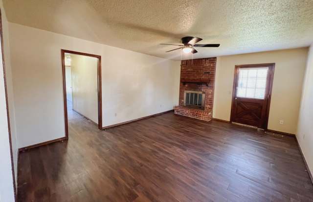 Carpet Free + Central Edmond! Gallery 3