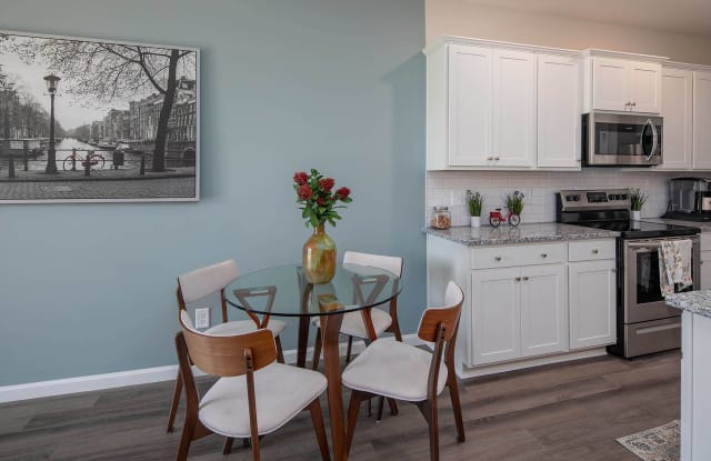 Crest at Arden Village Apartments Gallery 4