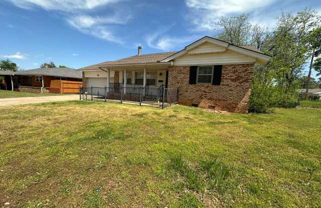 Super Cute 3 bed 1.5 bath In Midwest City Schools  A Storm Shelter! photos photos