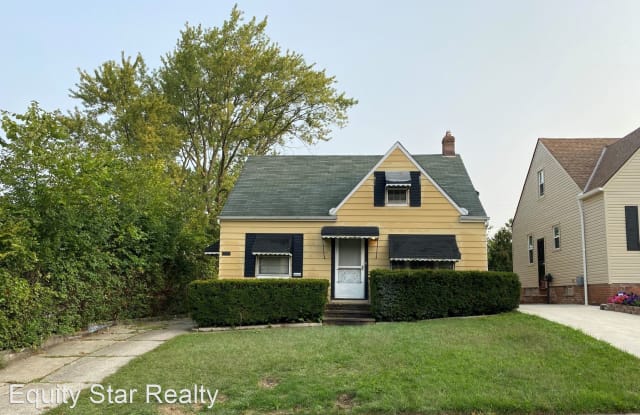 18211 Knoll Dr - 18211 Knoll Lane, Maple Heights, OH 44137