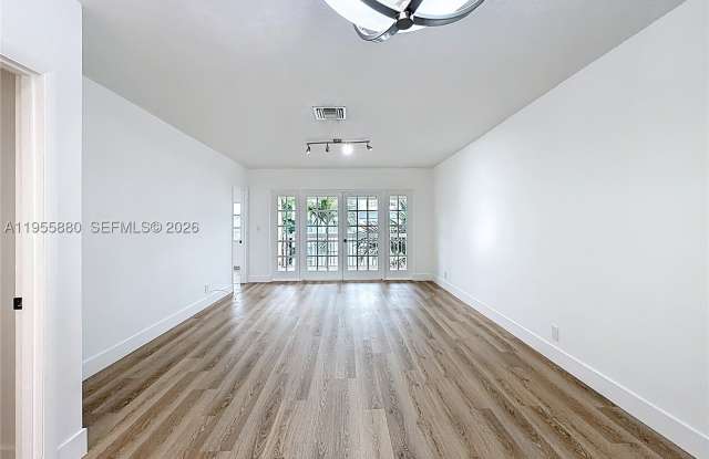 2424 SE 17th Cswy - 2424 Southeast 17th Street, Fort Lauderdale, FL 33316 2424 SE 17th Cswy - 2424 Southeast 17th Street, Fort Lauderdale, FL 33316