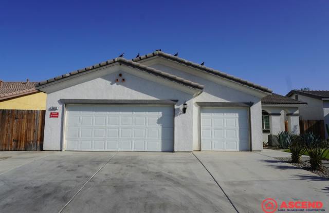 Elegant 4BD/2BA Home in Bakersfield's 93307 — Solar, Granite Countertops, Vinyl Flooring & Small Pets Welcome! Gallery 1