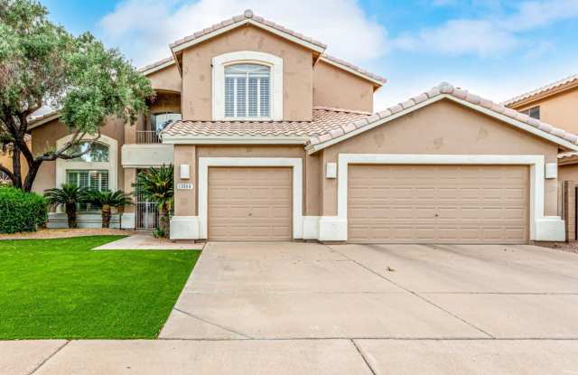 Space, Comfort, and a Neighborhood You’ll Love! photos photos