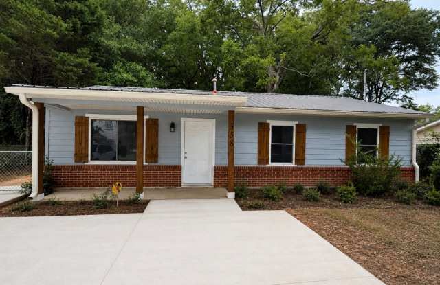 Beautifully Remodeled 3 Bedroom Home Just Minutes from Auburn University! photos photos