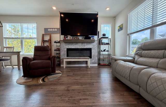 Stunning 3-Bed/2.5 Bath in Downingtown! Available Mid-January! Gallery 4