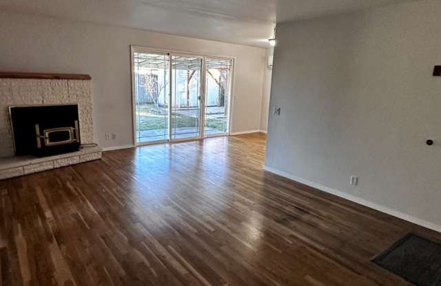 Nicely updated Springfield 3-bedroom 1 bathroom, Gallery 3