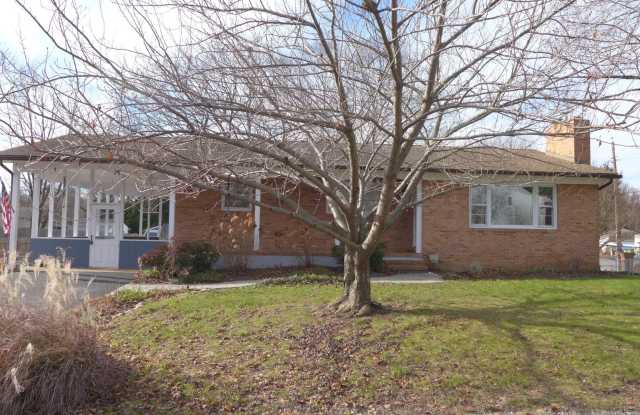 Beautiful 3 Bed/3 Bath Ranch Style Home in Annapolis for Rent! photos photos