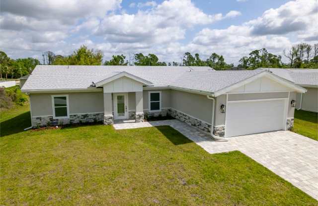 1/2 MONTH FREE RENT! BRAND NEW HOME! Solar panels included! 1843 Blanton Ave North Port, FL - 1843 Blanton Avenue, North Port, FL 34288
