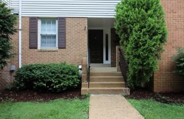 5902 Langton Dr - 5902 Langton Drive, Franconia, VA 22310
