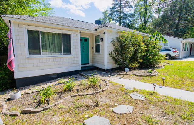 Adorable 3BR Rosewood Rental with Dreamy Porch & Fenced Yard! photos photos