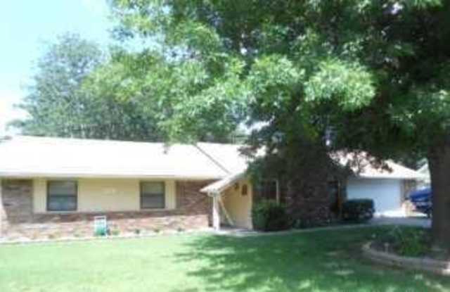 2814 W Highland Dr photos photos